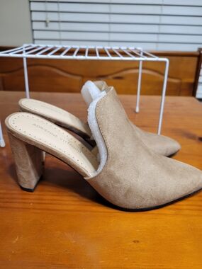 Adrienne Vittadini Tan Suede Slip-On Block Heel Mules